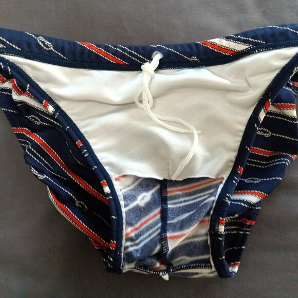 VINTAGE PIERRE CARDIN, SWIM BRIEF, NAVY STRIPES, SIZE "L" (32"-34") (Pre-owned) - Picture 6 of 8